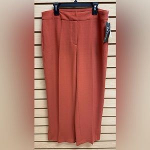 NWT LA VITA FASHIONABLE GREAT LOOKING WOMEN PANTS SIZE  8